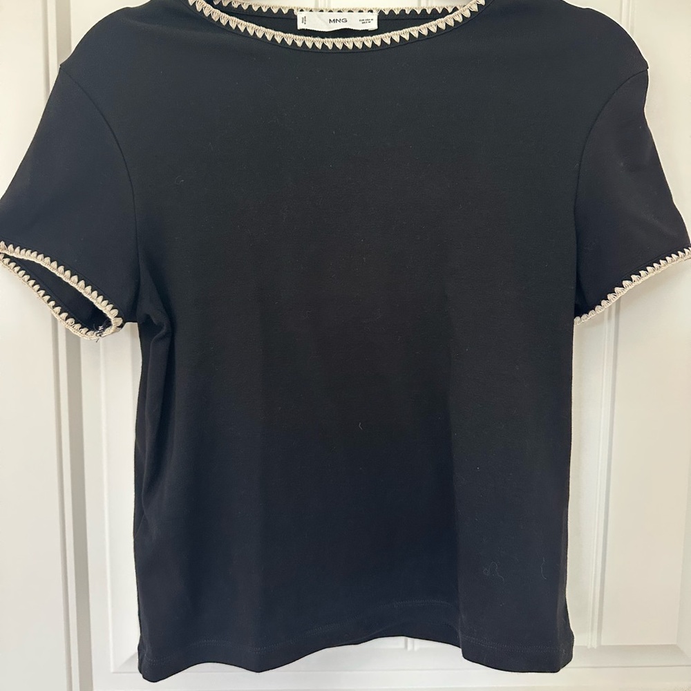 Mango Black Tee with Cream Trim Medium NEW